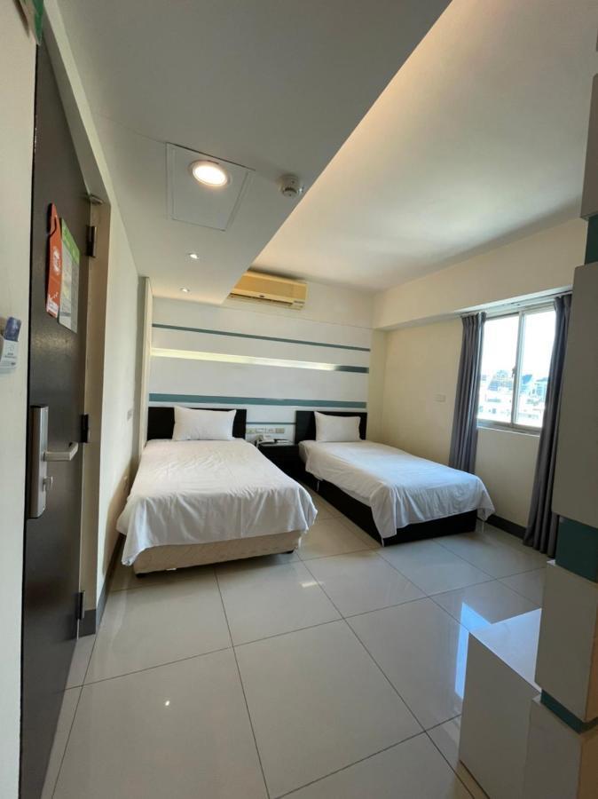 Kiwi Express Hotel - Kaohsiung Station Dış mekan fotoğraf