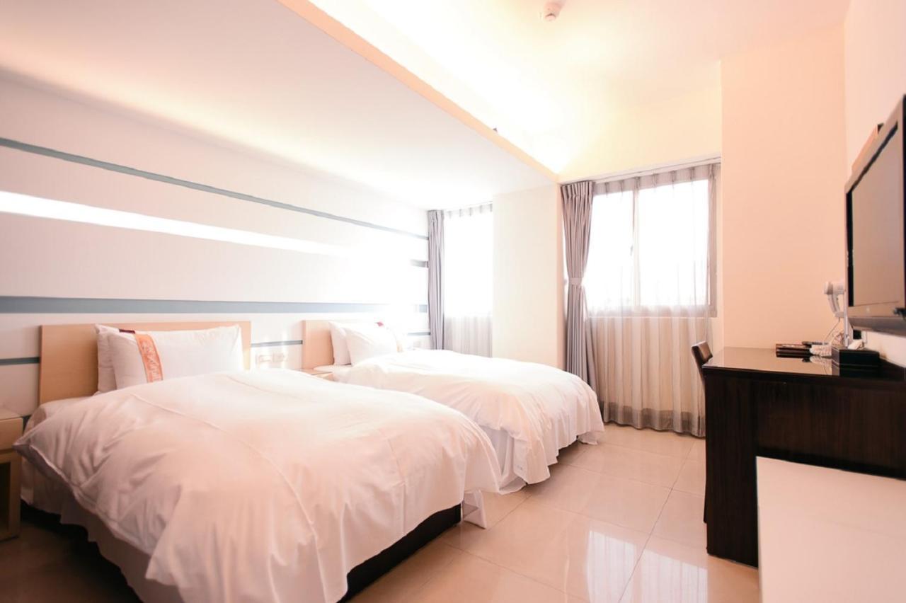 Kiwi Express Hotel - Kaohsiung Station Dış mekan fotoğraf