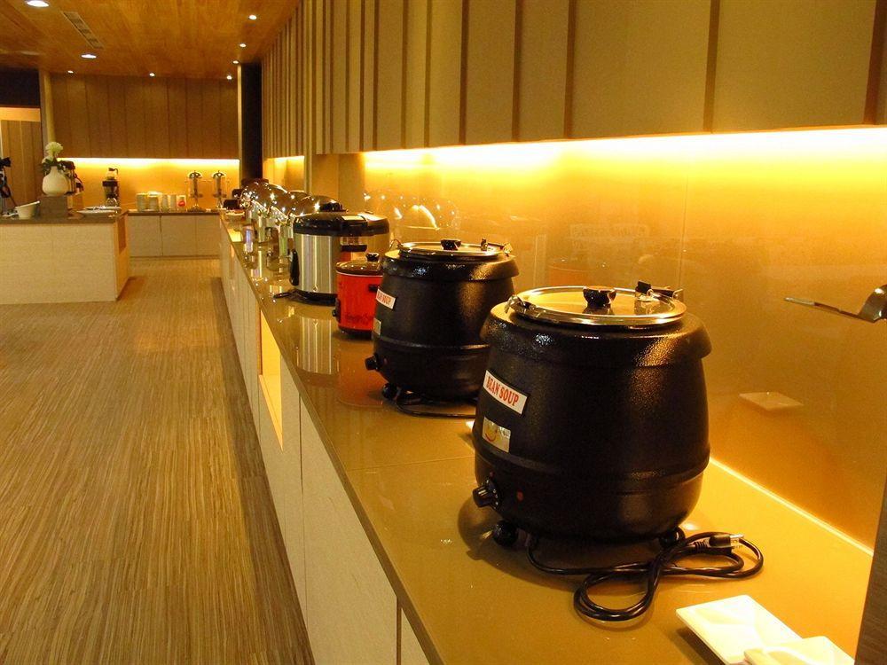 Kiwi Express Hotel - Kaohsiung Station Dış mekan fotoğraf