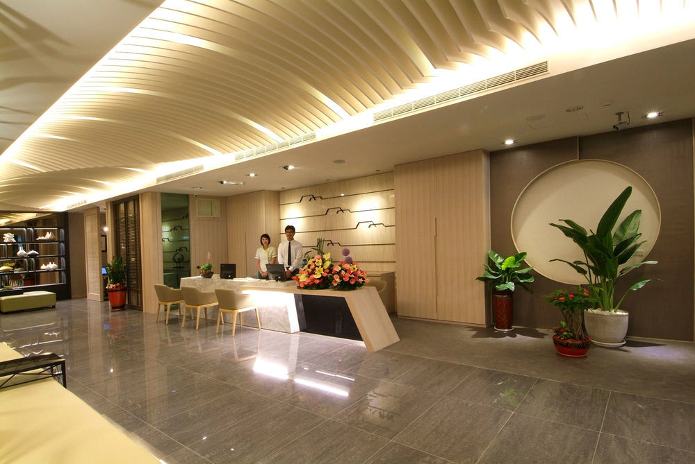 Kiwi Express Hotel - Kaohsiung Station Dış mekan fotoğraf