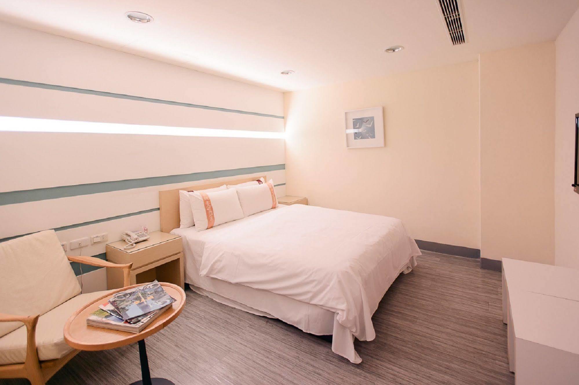 Kiwi Express Hotel - Kaohsiung Station Dış mekan fotoğraf