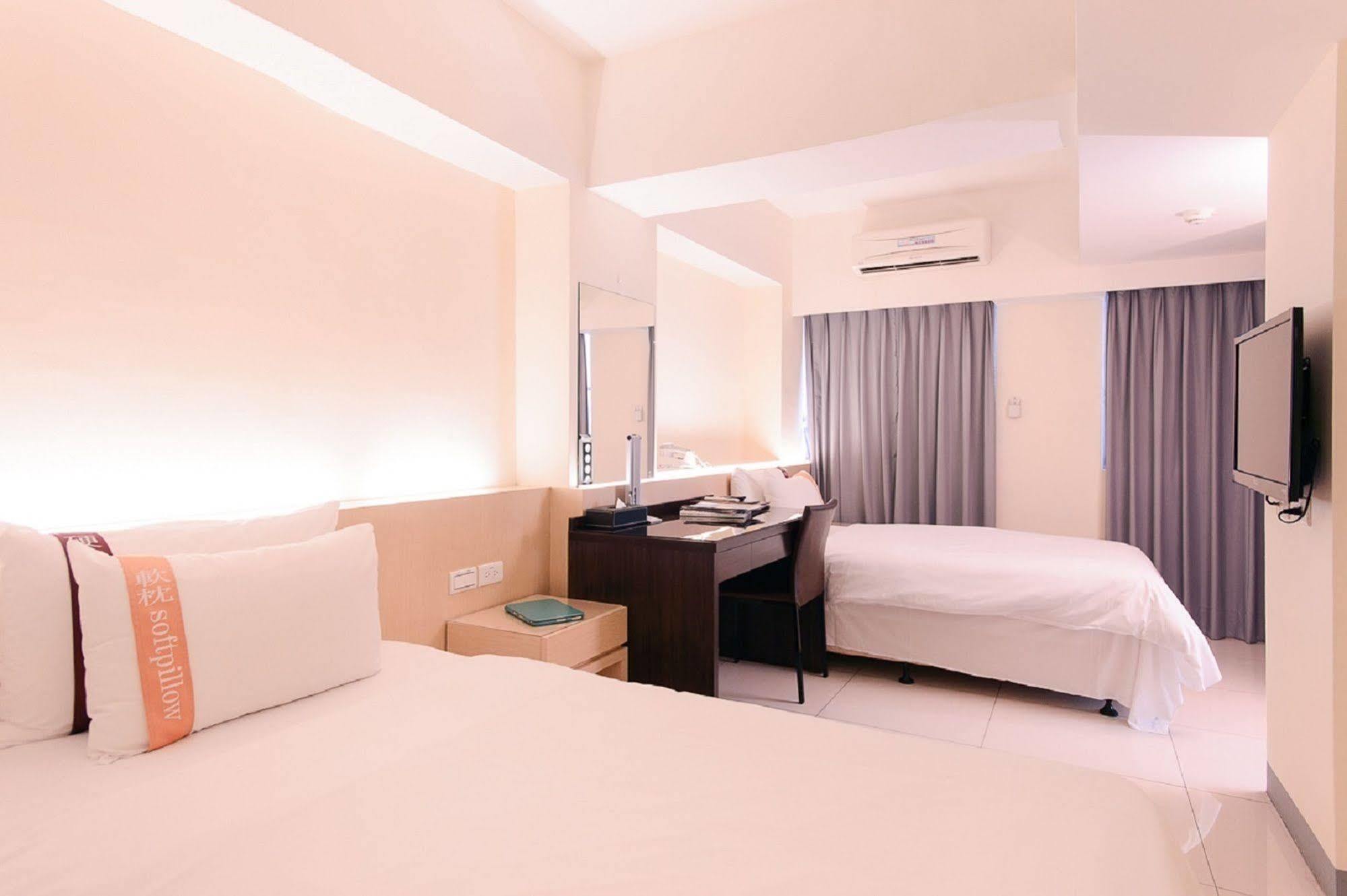 Kiwi Express Hotel - Kaohsiung Station Dış mekan fotoğraf