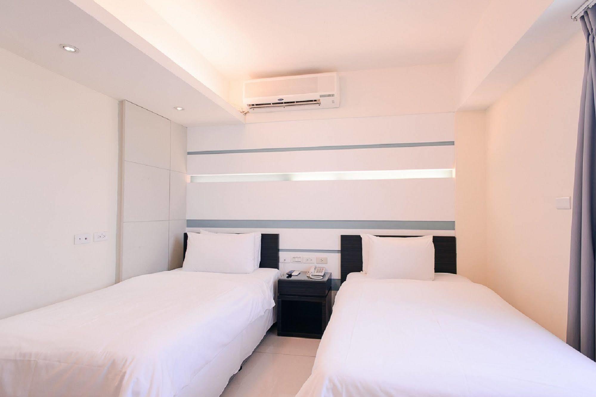 Kiwi Express Hotel - Kaohsiung Station Dış mekan fotoğraf