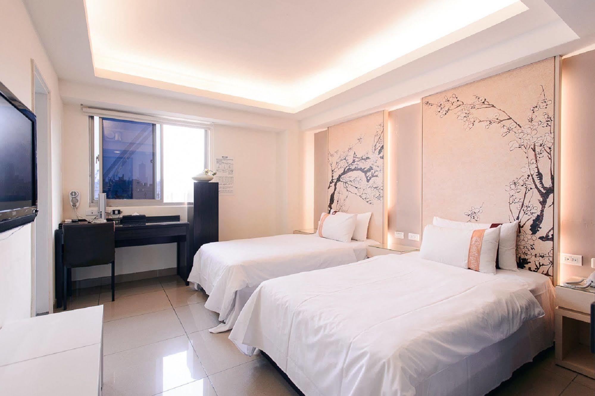 Kiwi Express Hotel - Kaohsiung Station Dış mekan fotoğraf