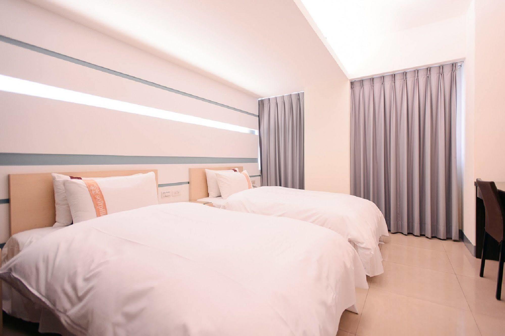 Kiwi Express Hotel - Kaohsiung Station Dış mekan fotoğraf